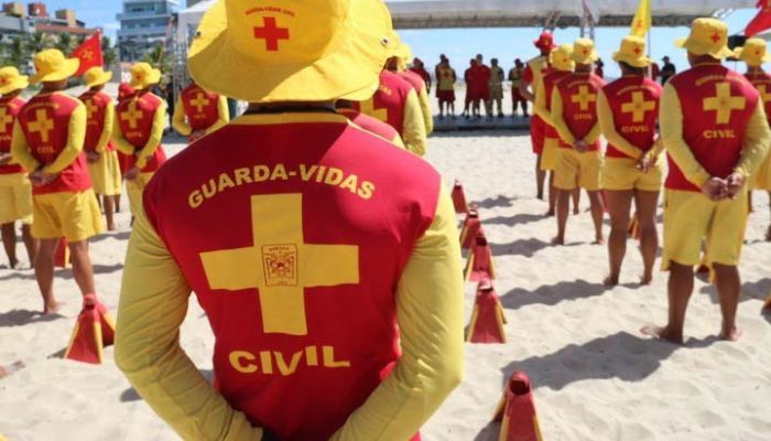  Corpo de Bombeiros abre inscrições para curso gratuito de guarda-vidas civil no Paraná